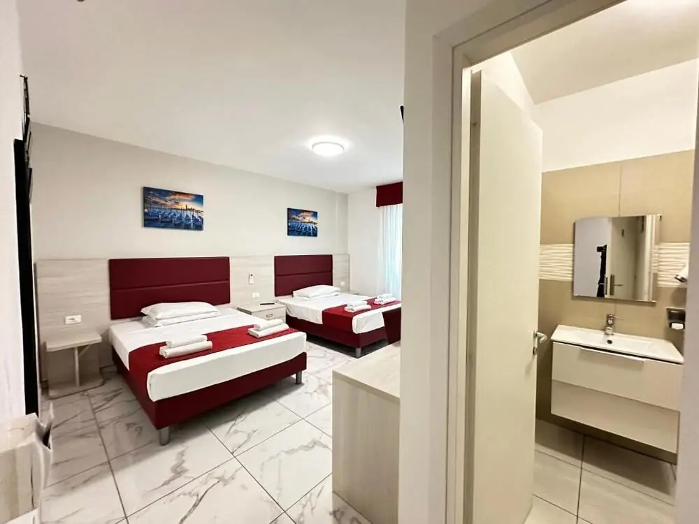 Quadruple Room — photo 2