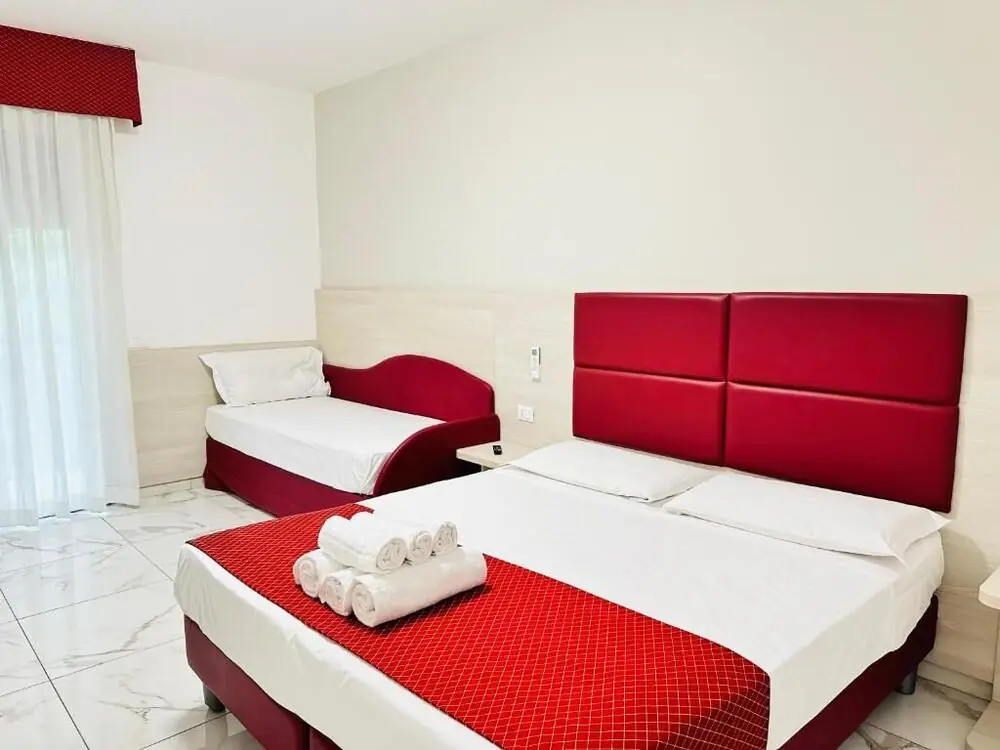 Quadruple Room — photo 3